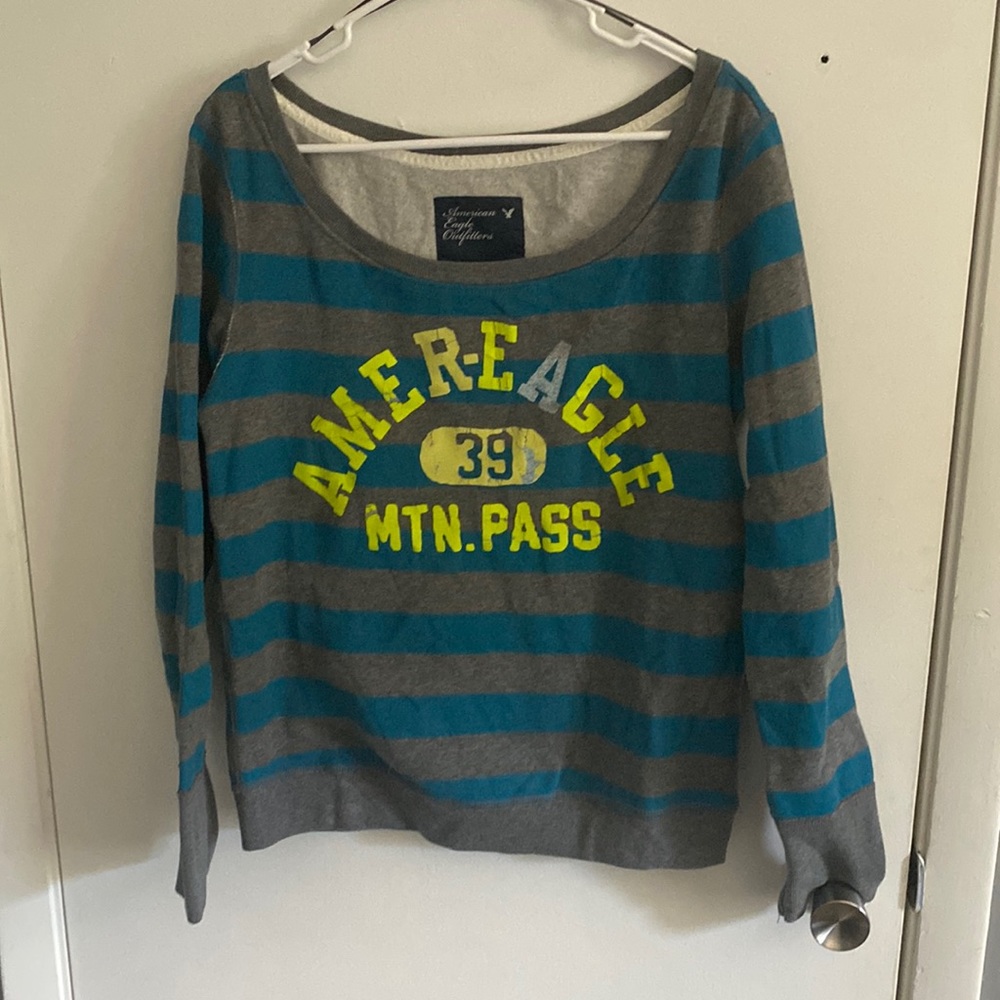 American eagle pull over sweatshirt size medium